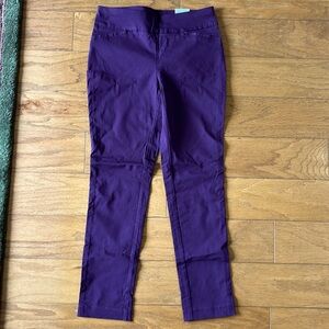 NWT Chico's Perfect Stretch, Josie pant, deep berry, size 00 short.